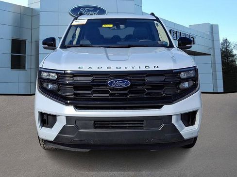 Certified 2025 Ford Expedition Active AWD/4WD image 2