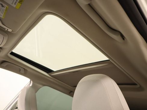 Used 2022 Subaru Forester Premium image 15