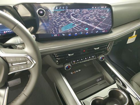 New 2026 Chevrolet Suburban Z71 w/ Comfort Package image 17