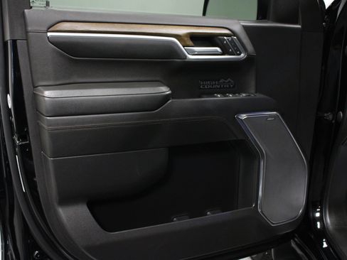 Used 2022 Chevrolet Silverado 1500 High Country AWD/4WD image 11