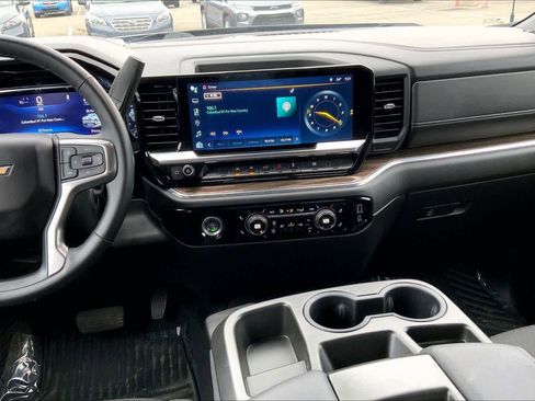 Used 2023 Chevrolet Silverado 1500 LT image 7