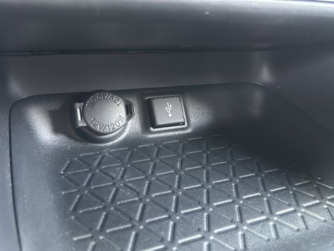 Used 2022 Toyota RAV4 SE w/ Weather & Moonroof Package image 36