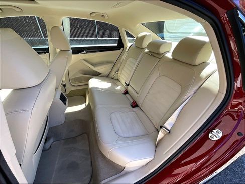 Used 2015 Volkswagen Passat TDI SEL Premium FWD image 25
