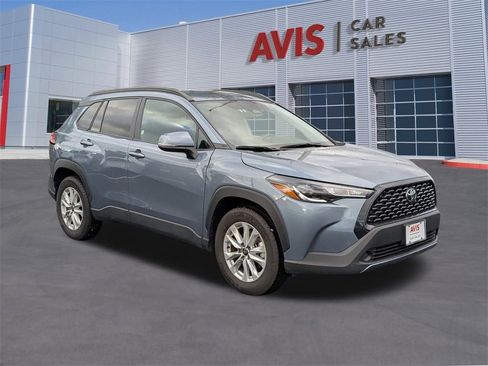 Used 2024 Toyota Corolla Cross LE image 11