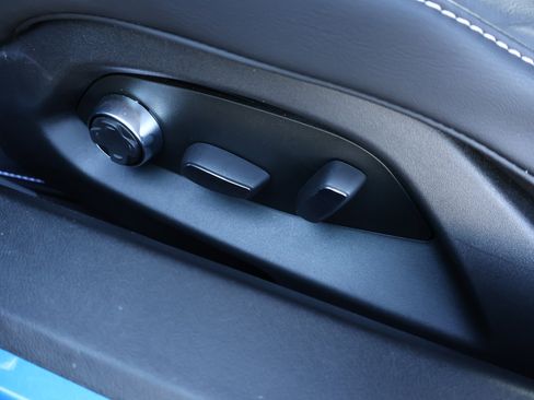 Used 2024 Chevrolet Corvette 2LT w/ Chrome Exterior Badge Package image 9