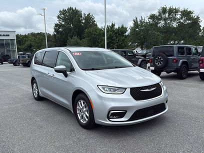 Used 2023 Chrysler Pacifica Touring-L