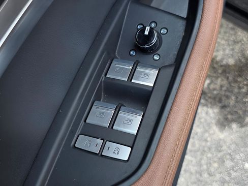 Used 2022 Audi e-tron Premium Plus AWD/4WD image 18