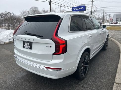 Used 2025 Volvo XC90 B5 Plus image 5