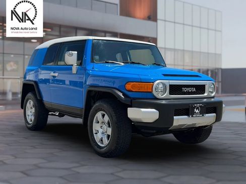 Used 2007 Toyota FJ Cruiser 4WD image 2