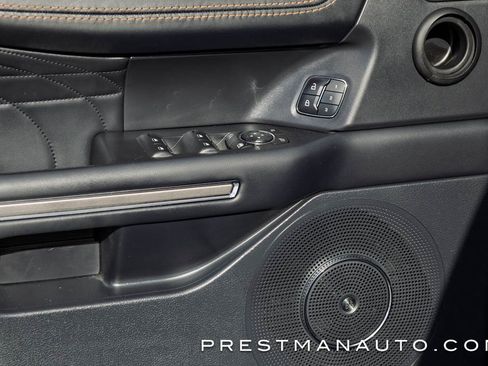 Used 2022 Ford Expedition Platinum image 28