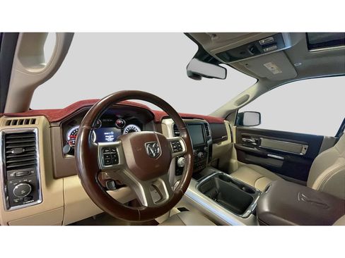 Used 2017 RAM 1500 Laramie w/ Convenience Group AWD/4WD image 11