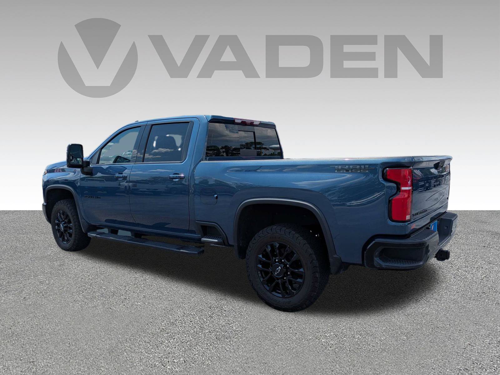 Used 2025 Chevrolet Silverado 2500 LTZ w/ LTZ Plus Package AWD/4WD image 26