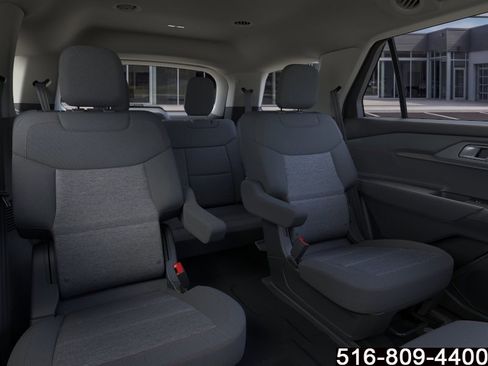Used 2025 Ford Explorer Active AWD/4WD image 12