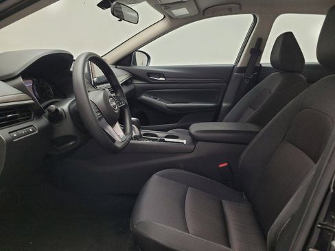 Used 2025 Nissan Altima 2.5 SV FWD image 17