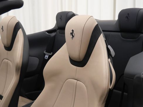 Used 2024 Ferrari Roma Spider image 24