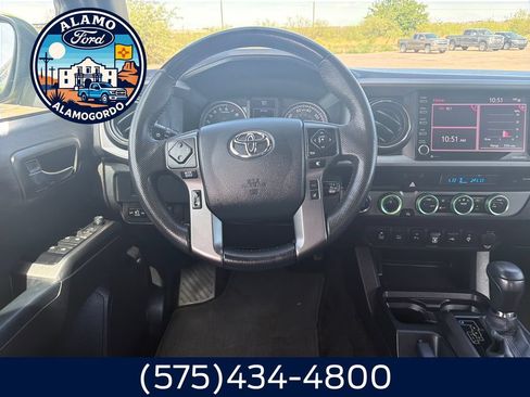 Used 2023 Toyota Tacoma TRD Off-Road w/ Technology Package AWD/4WD image 13