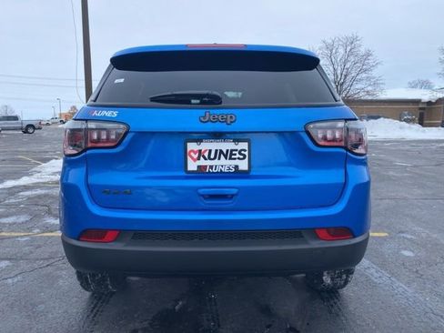 New 2026 Jeep Compass Latitude image 9