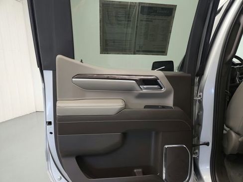 Used 2022 Chevrolet Silverado 1500 LTZ w/ LTZ Convenience Package II image 28