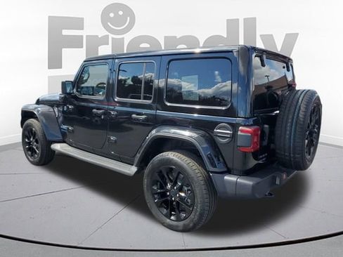 Used 2025 Jeep Wrangler Unlimited Sahara AWD/4WD image 3