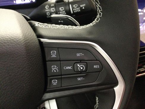 New 2025 Jeep Grand Cherokee Altitude image 14