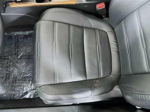 Used 2021 Honda CR-V Touring image 23