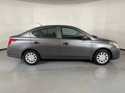 Used 2016 Nissan Versa S image 9