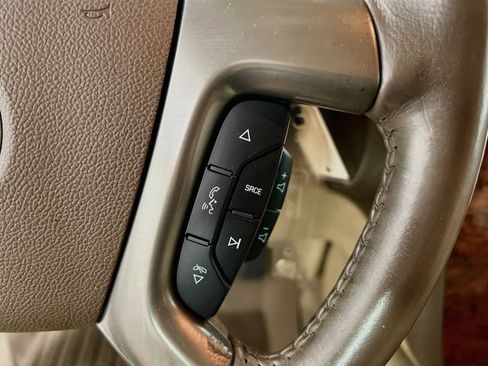 Used 2012 Chevrolet Tahoe LTZ AWD/4WD image 32