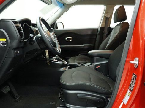 Used 2018 Kia Soul + FWD image 7