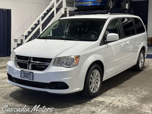 Used 2014 Dodge Grand Caravan SXT w/ Rear Park Assist Package image 4