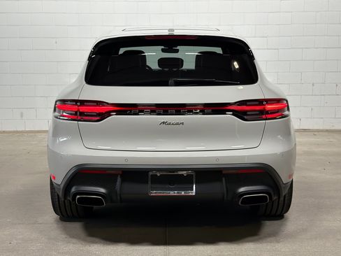 Certified 2026 Porsche Macan AWD/4WD image 8