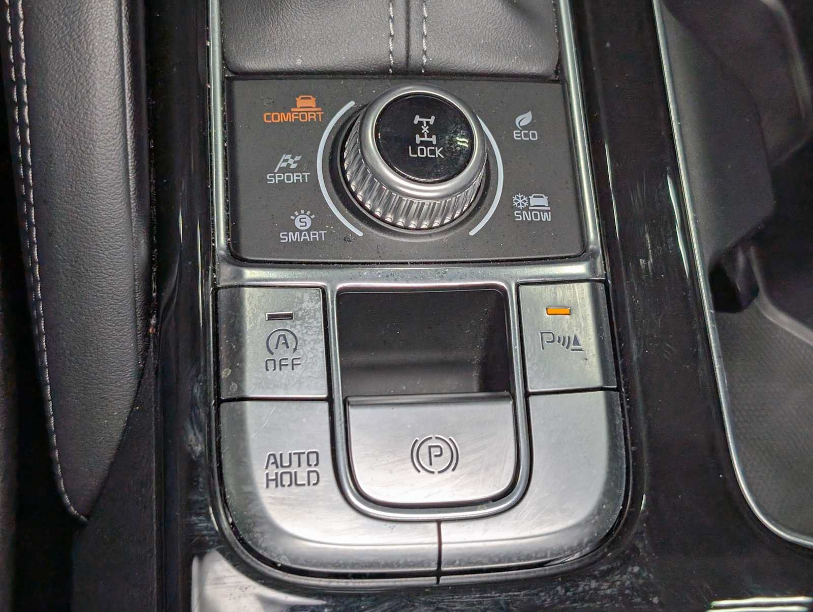 Used 2024 Kia Telluride EX w/ EX Captain's Chair Package AWD/4WD image 28