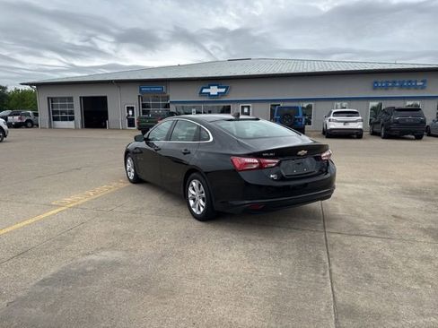 Used 2019 Chevrolet Malibu LT w/ Leather Package FWD image 5