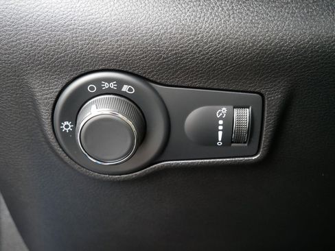 Used 2022 Jeep Compass Sport image 26