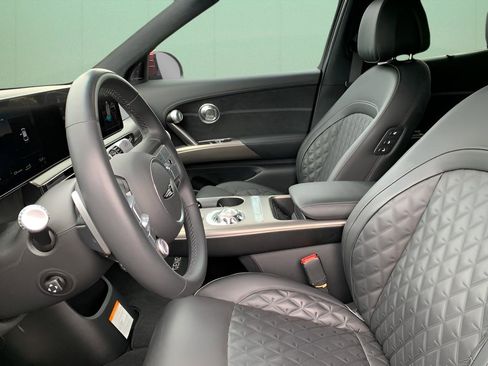 Used 2023 Genesis GV60 Performance image 17