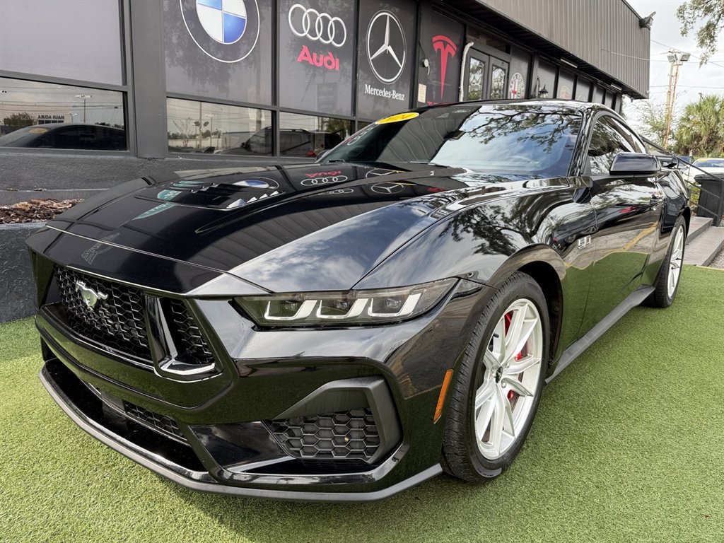 Used 2024 Ford Mustang GT RWD image 1