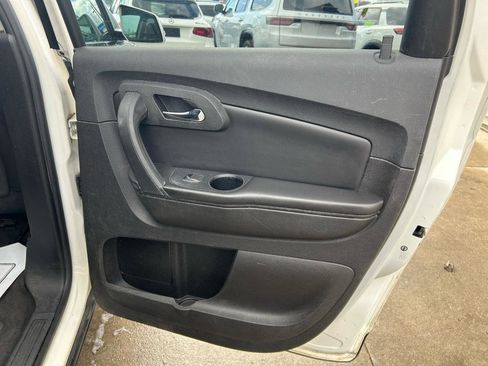 Used 2011 Chevrolet Traverse LT w/ Personal Connectivity Package image 16