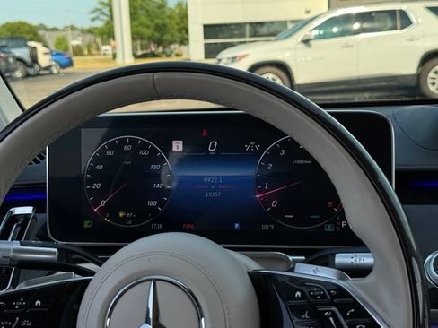 Used 2023 Mercedes-Benz S 580 4MATIC Sedan w/ AMG Line image 12