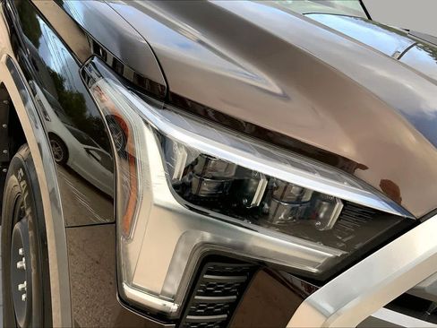 Used 2024 Toyota Tundra Limited AWD/4WD image 26