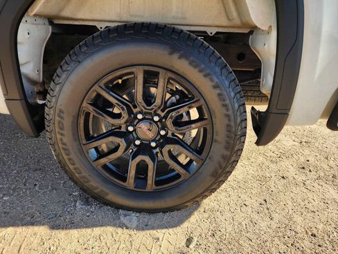 Used 2024 GMC Sierra 1500 Pro w/ Graphite Edition AWD/4WD image 9