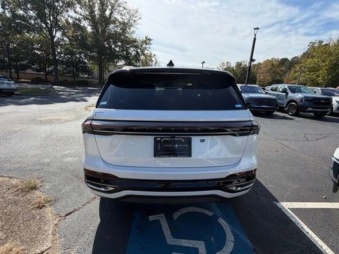 New 2026 Lincoln Nautilus Reserve image 8