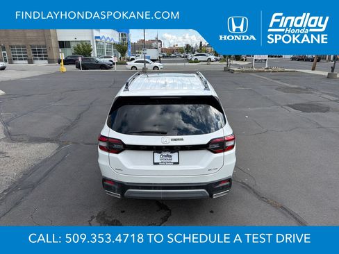 Used 2025 Honda Pilot Elite image 10