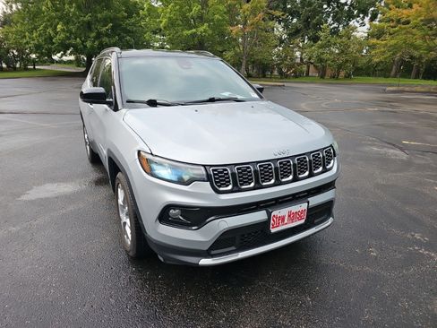 Used 2025 Jeep Compass Limited AWD/4WD image 8