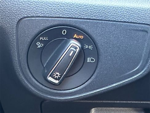 Used 2022 Volkswagen Atlas SE w/ Panoramic Sunroof Package image 18