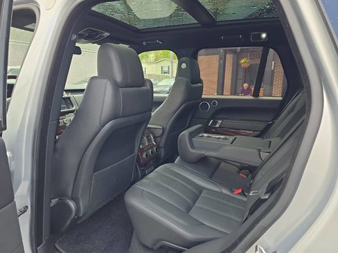 Used 2013 Land Rover Range Rover HSE image 22