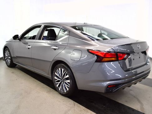 Used 2025 Nissan Altima 2.5 SV image 5