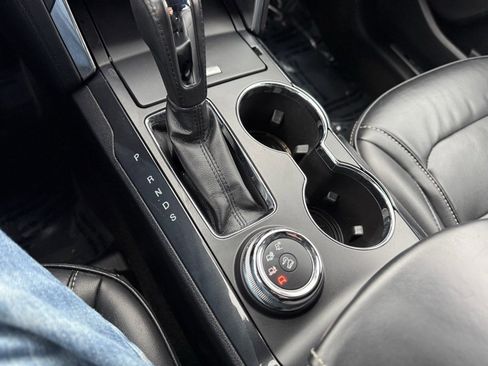 Used 2018 Ford Explorer Platinum image 35