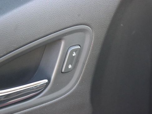 Used 2020 GMC Canyon Denali image 13