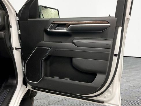Used 2024 GMC Sierra 1500 Elevation image 30