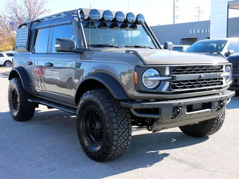 New 2025 Ford Bronco Badlands image 4