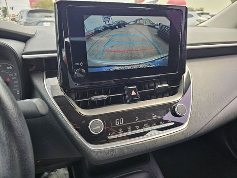Used 2025 Toyota Corolla LE FWD image 16